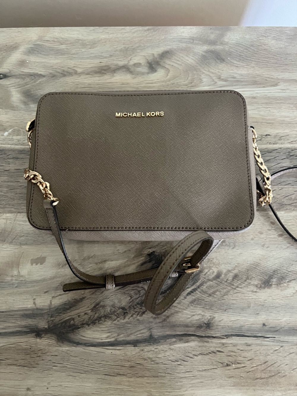 Michael Kors Taupe Saffiano Crossbody with Gold Chain - Picture 4 of 10